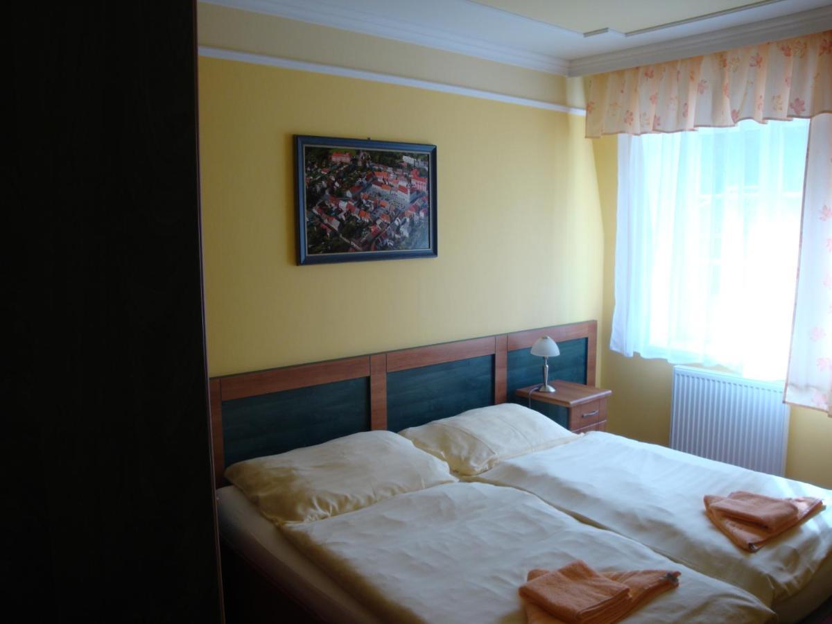Hotel Lazne Evzenie Klášterec nad Ohří Zimmer foto